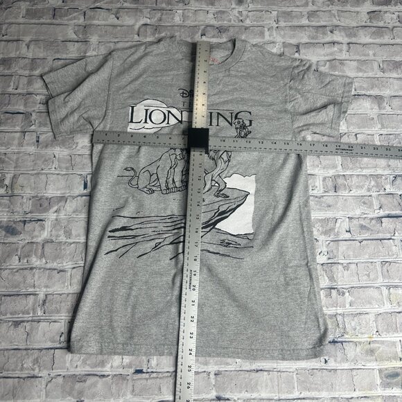 EUC Disney The Lion King Grey Graphic T-Shirt Size Small - Picture 6 of 7